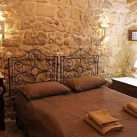 Malta & Tufo Bed and Breakfast 3*